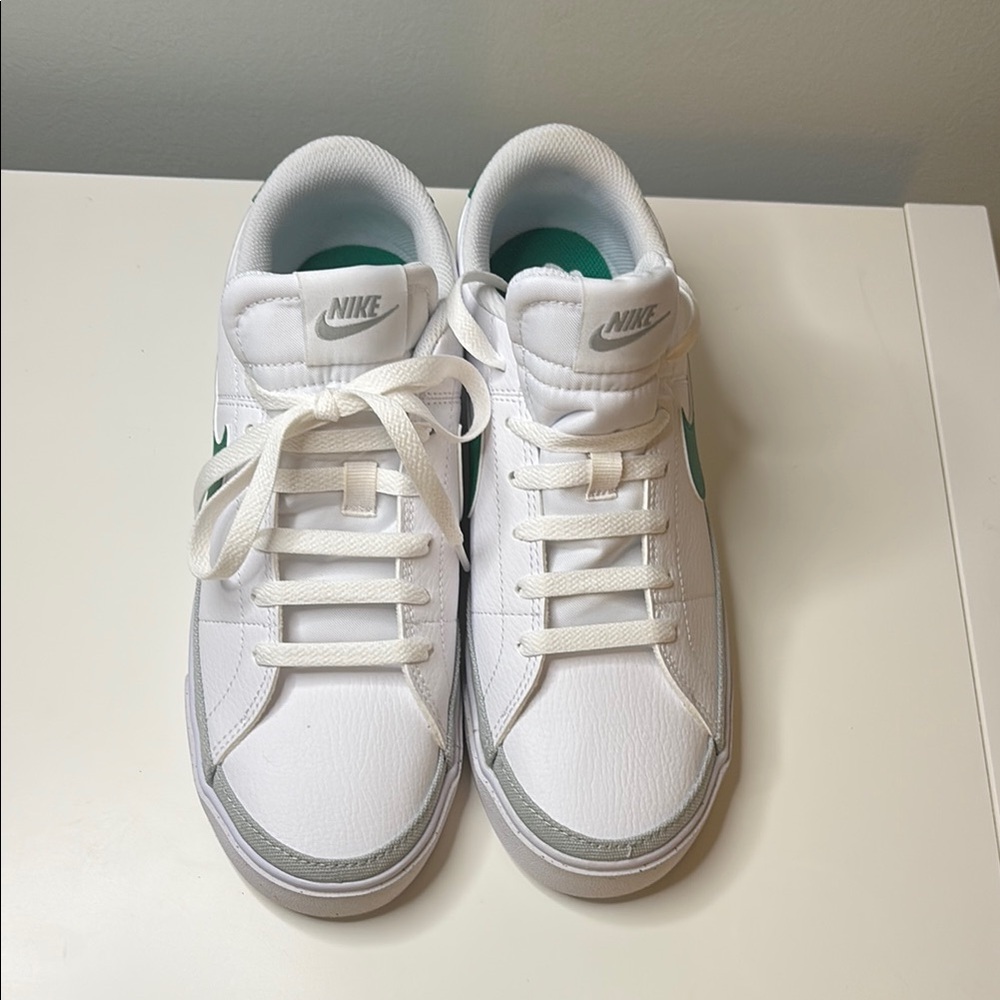 Nike White and Green Women's Sneakers